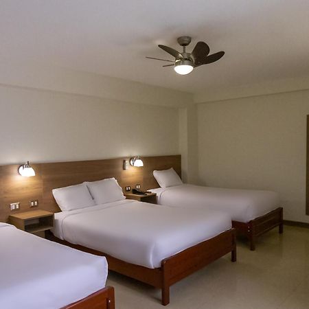 Hotel Alexander Trujillo Exterior foto
