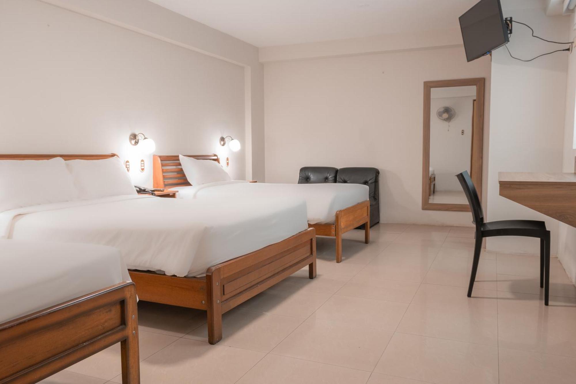 Hotel Alexander Trujillo Zimmer foto