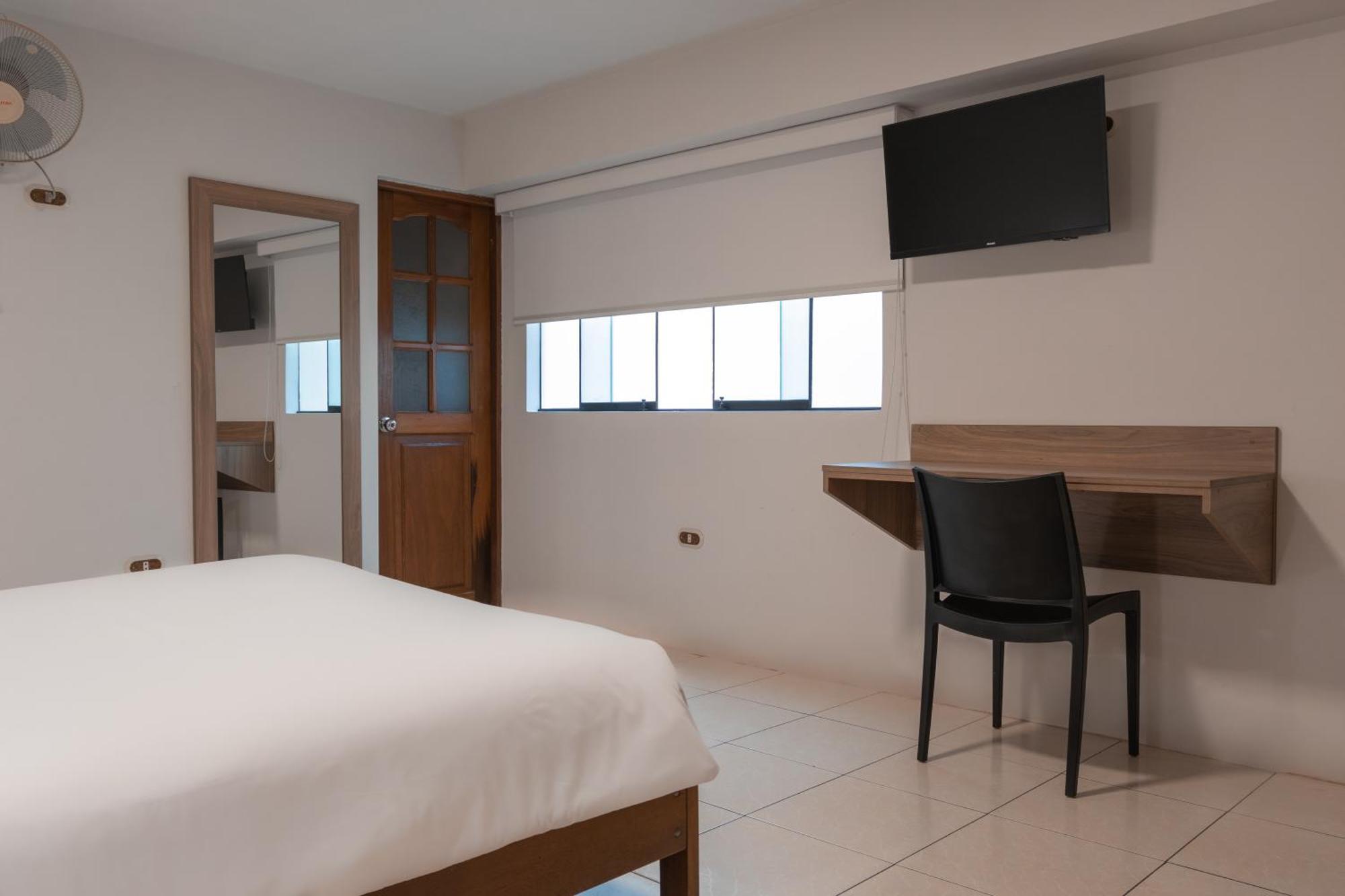 Hotel Alexander Trujillo Zimmer foto